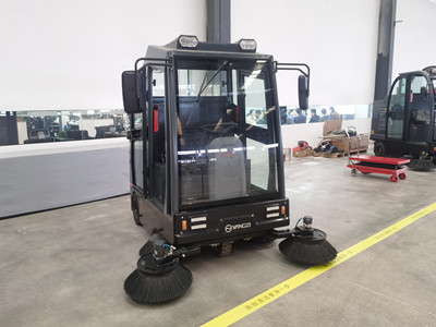 小型電動掃地車實用嗎？有哪些優(yōu)勢