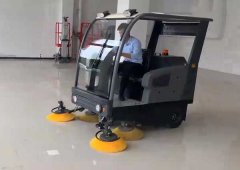 電動(dòng)掃地車廠家哪家好？?jī)r(jià)格怎么樣